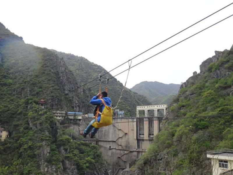 內蒙古通遼大青溝風景區滑索